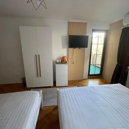 Guesthouse 12A Priština Exteriér fotografie