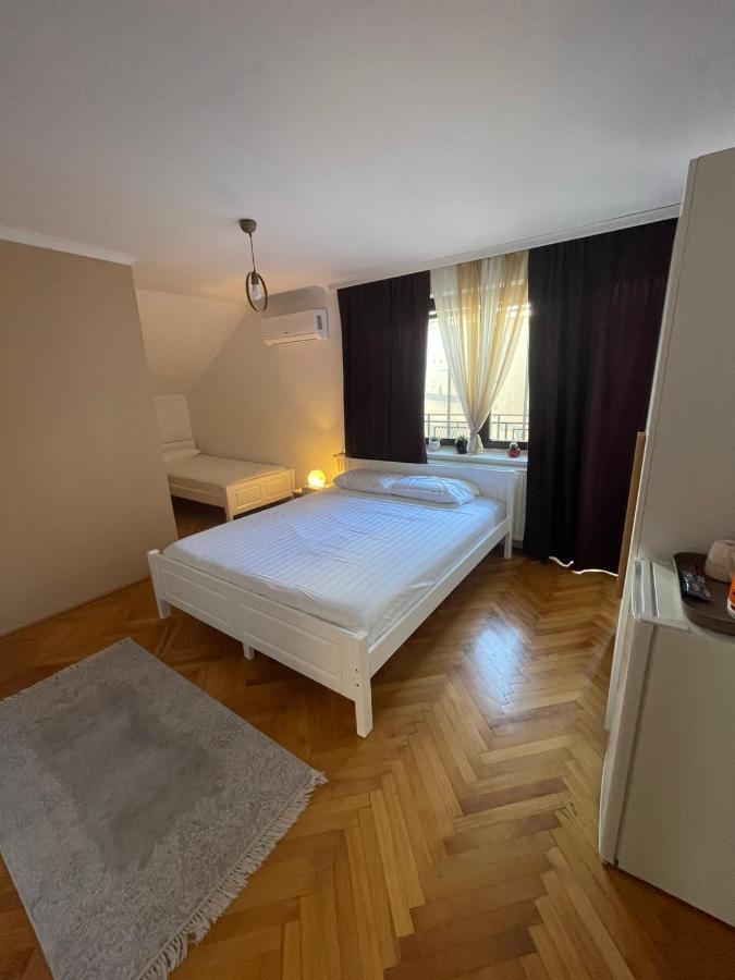 Guesthouse 12A Priština Exteriér fotografie